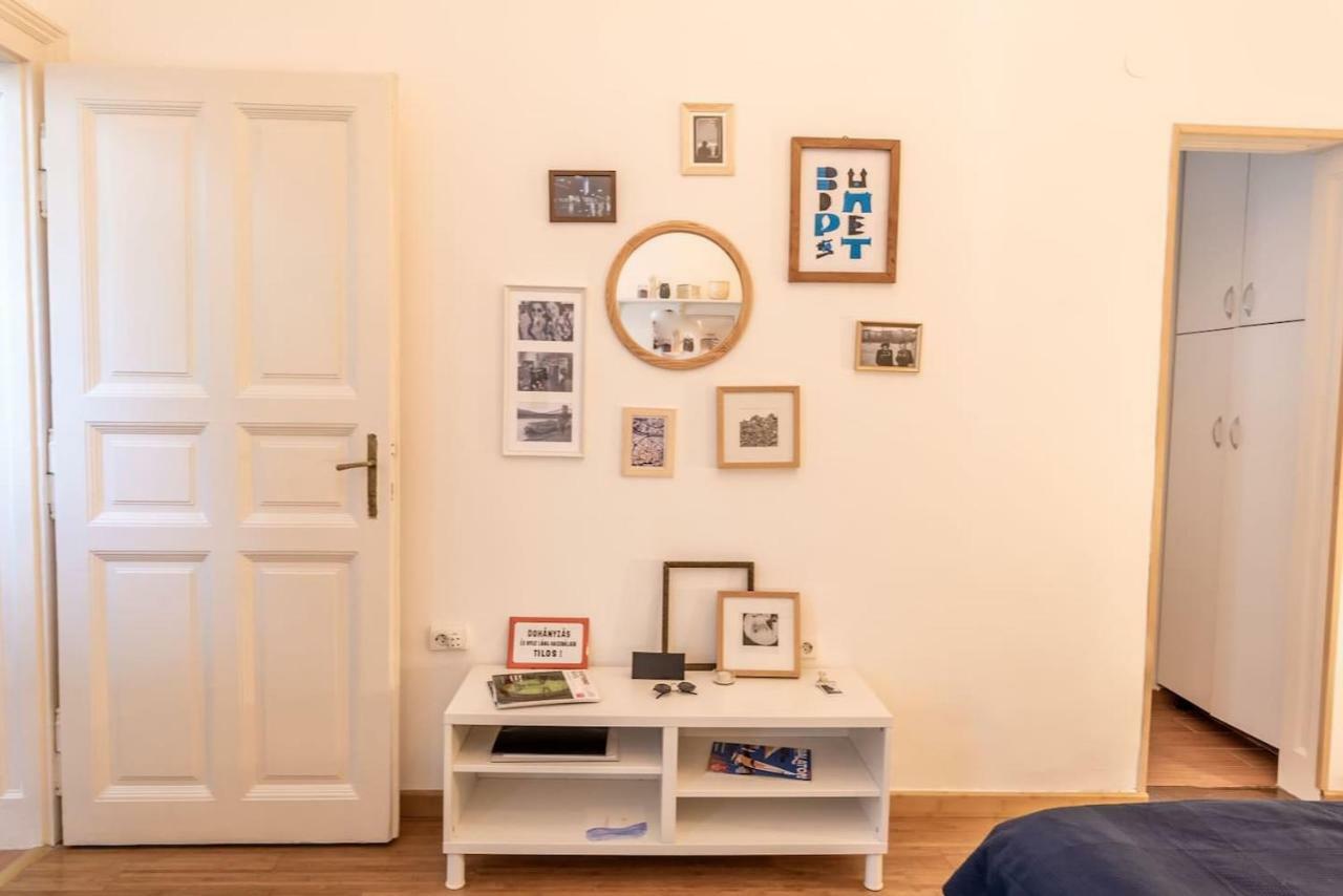Artlovers' Flat - Kazinczy Street Apartment