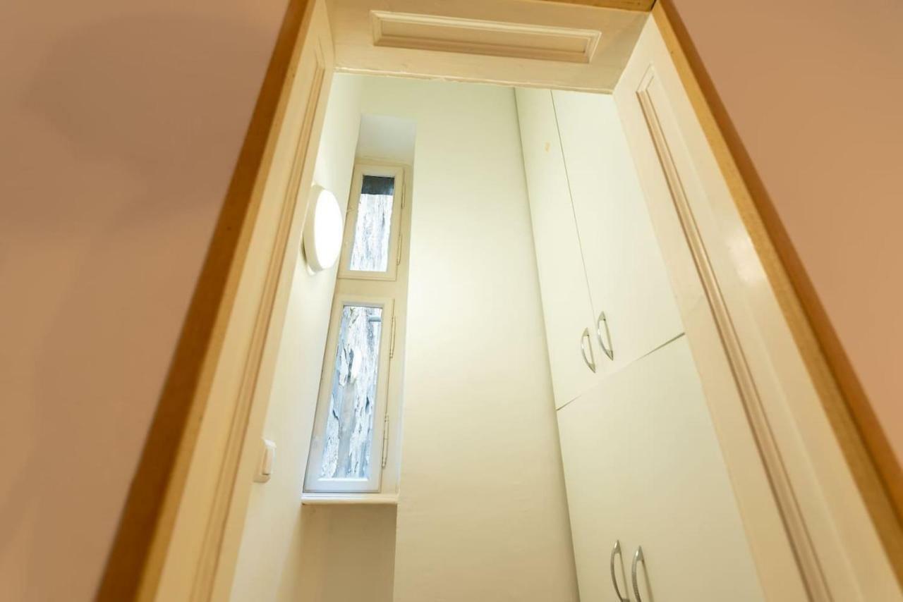 Apartment Artlovers' Flat - Kazinczy Street *